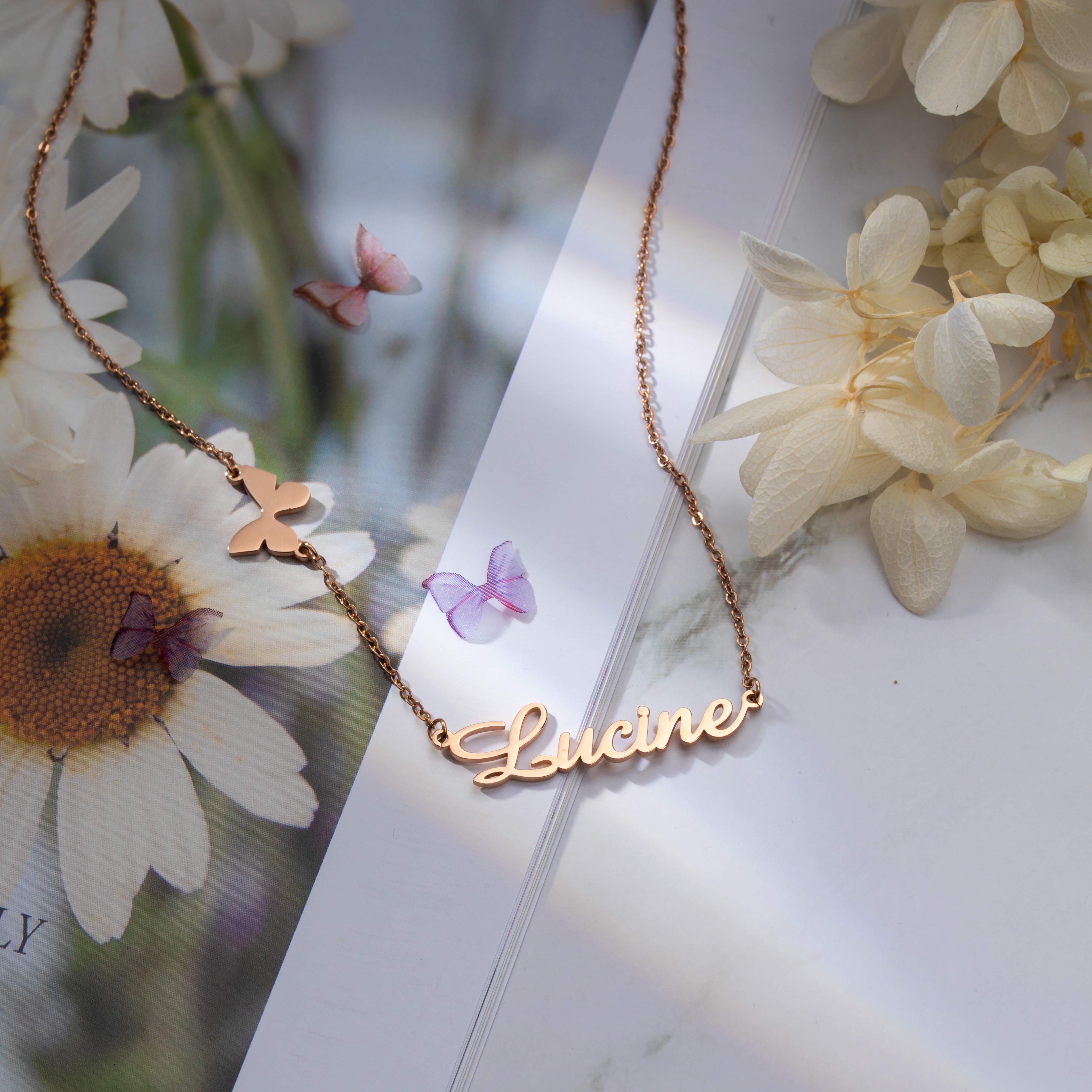 Personalize stylish Name Necklace