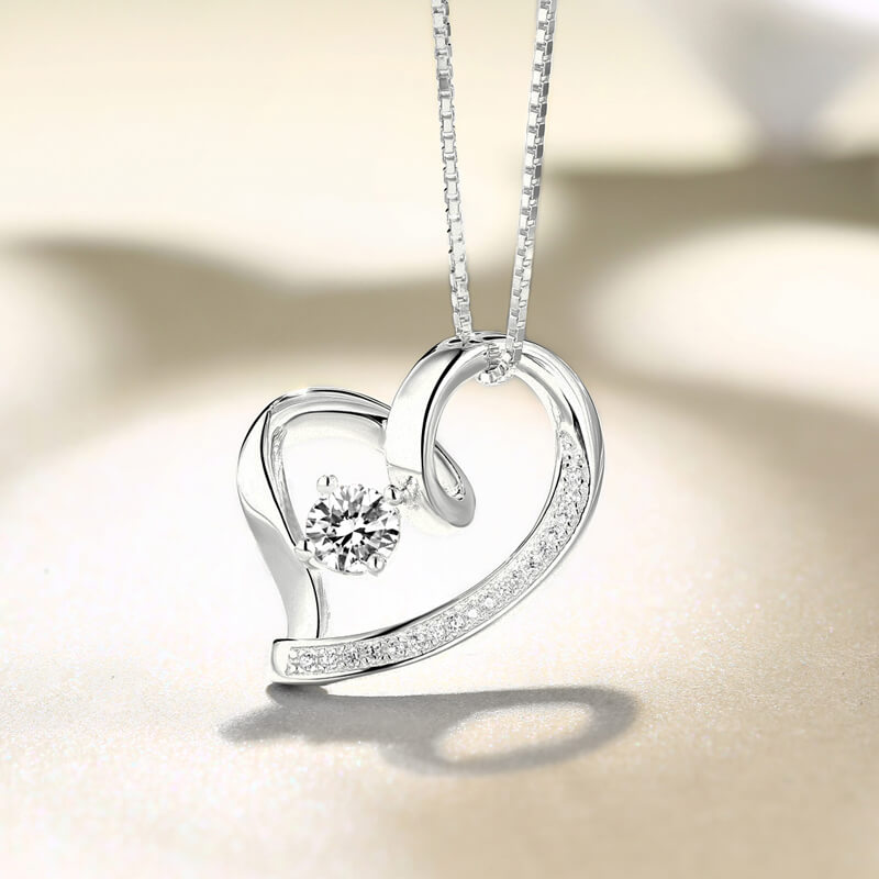 Collana con pietra portafortuna in argento sterling con amore nel tuo cuore 