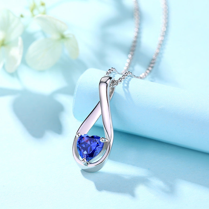 Collana personalizzata con pietra portafortuna a forma di cuore Mobius in argento sterling 