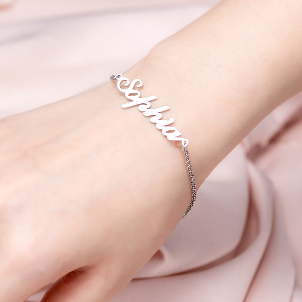 Braccialetto personalizzato in argento sterling con nome Carrie 