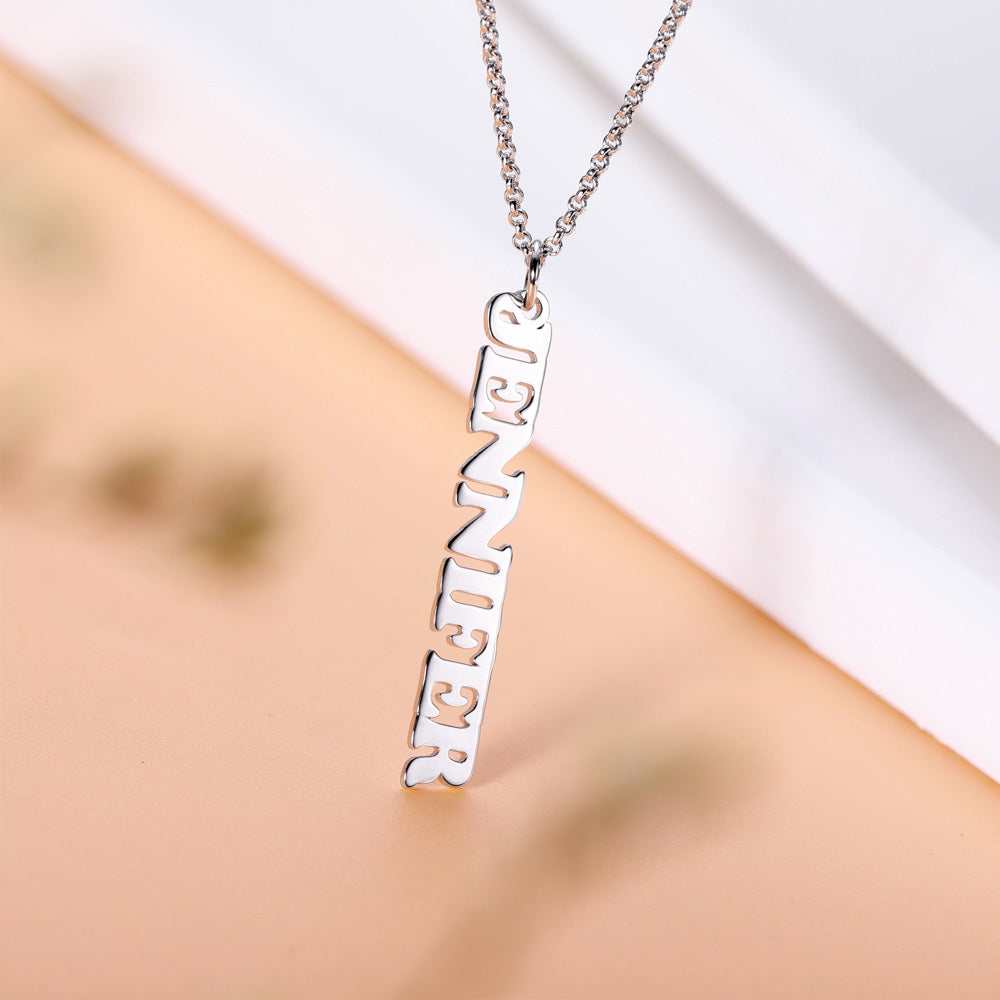 Collana con nome verticale personalizzato 