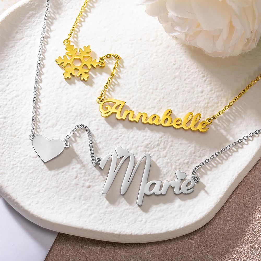 Personalizza la collana con il nome alla moda 