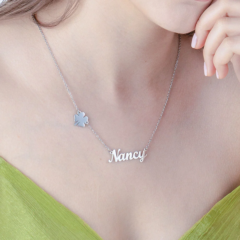 Personalizza la collana con il nome alla moda 