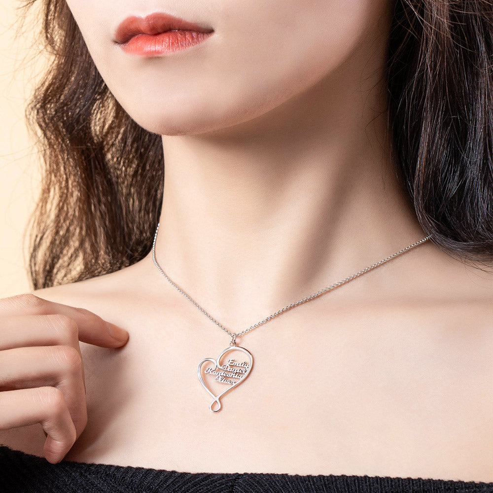 Collana personalizzata con cuore e abbraccio per la mamma in argento sterling 925 