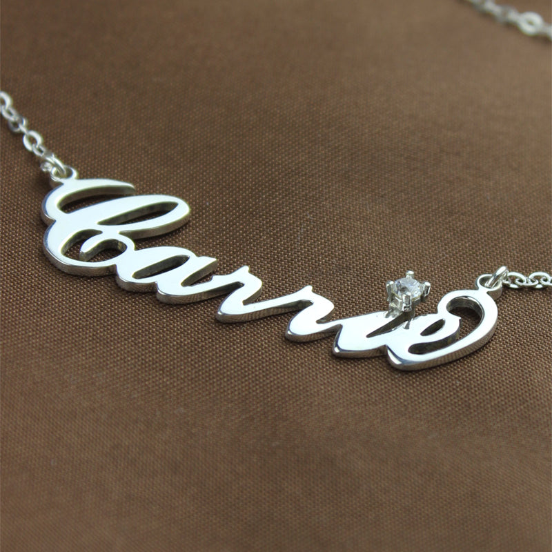 Collana in argento sterling con nome Carrie e pietra portafortuna