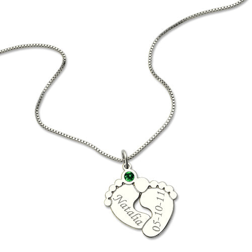 Collana in argento con piedini di bambino incisi e pietra portafortuna personalizzata 