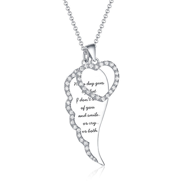 Collana personalizzata con cuore a forma di ali d'angelo in argento 