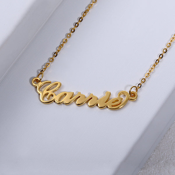 Collana personalizzata con nome Carrie in oro massiccio 10K/14k/18K 