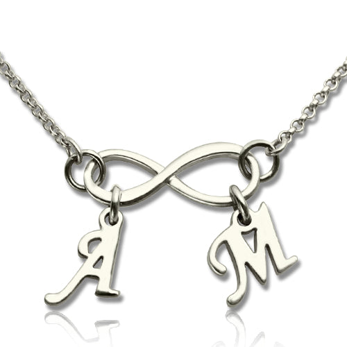 Collana personalizzata Infinity con doppie iniziali in argento sterling