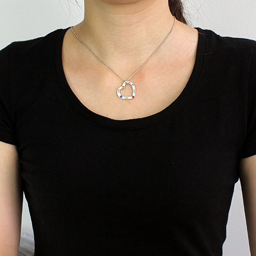 Collana a forma di cuore della mamma con 4 nomi e pietre portafortuna in argento sterling 